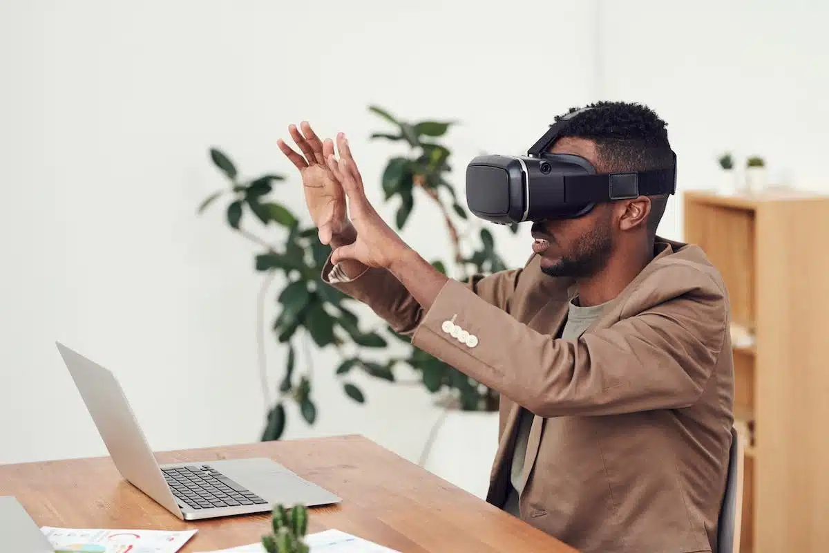 réalité virtuelle  arabe